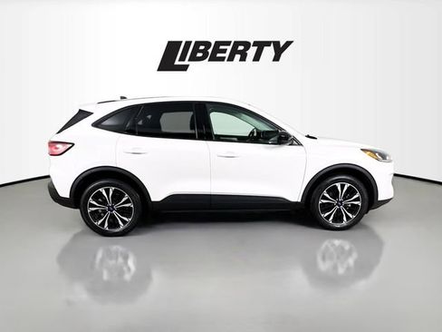 Certified 2022 Ford Escape SE w/ SE Sport Appearance Package image 8