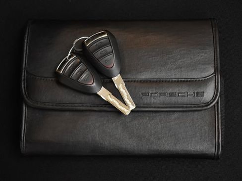 Used 2009 Porsche 911 Carrera 4S image 6