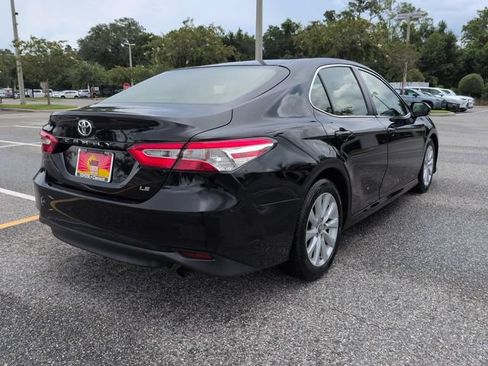 Used 2018 Toyota Camry LE FWD image 4