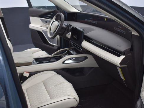 New 2026 Lincoln Nautilus Black Label AWD/4WD image 16