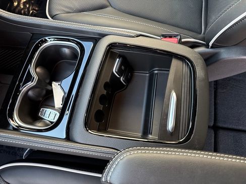 New 2026 Chrysler Pacifica Limited w/ S Appearance Package image 27