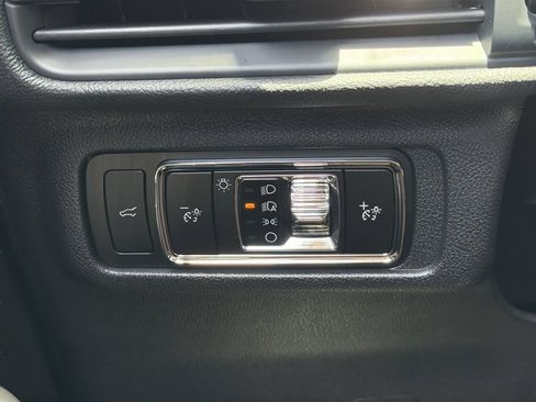 Used 2023 Lincoln Corsair FWD image 27