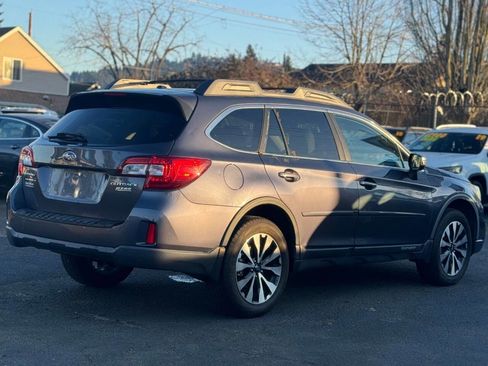 Used 2015 Subaru Outback 2.5i Limited image 4