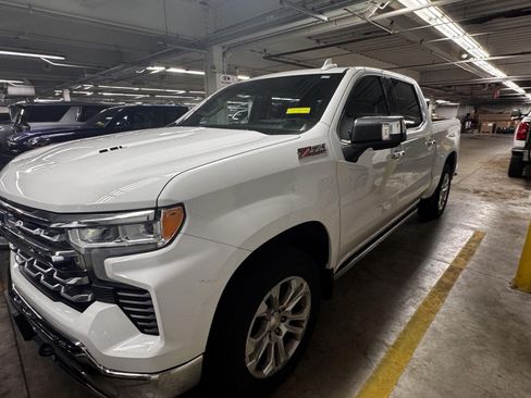 Used 2022 Chevrolet Silverado 1500 LTZ w/ LTZ Premium Package AWD/4WD image 2