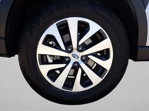 Certified 2025 Subaru Outback Premium AWD/4WD image 7