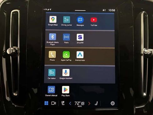 Used 2025 Volvo XC40 B5 Core image 12