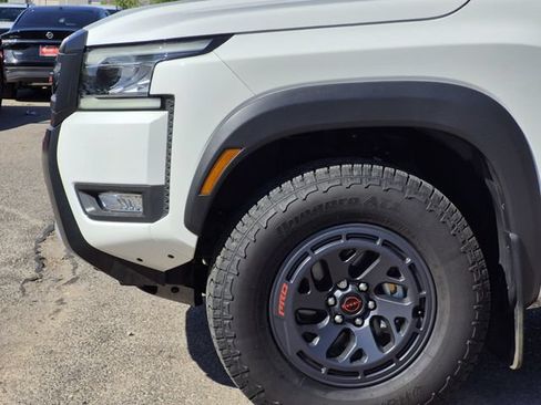 Certified 2025 Nissan Frontier PRO-4X AWD/4WD image 6