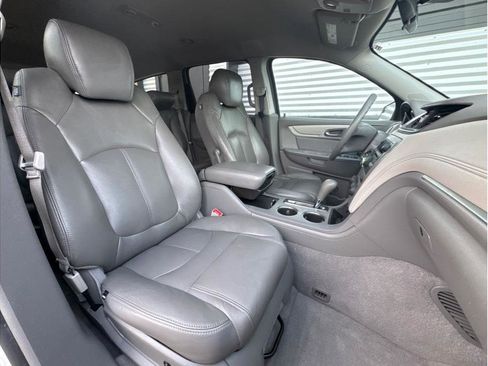 Used 2014 Chevrolet Traverse LS image 4