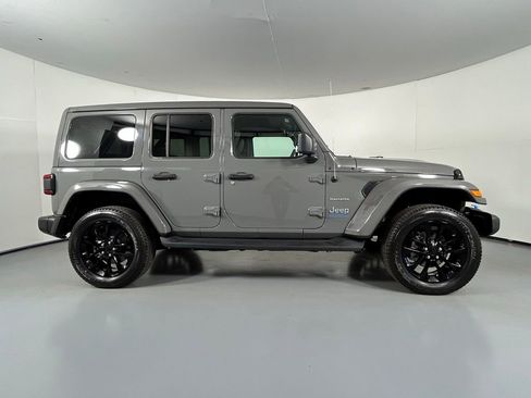 Used 2023 Jeep Wrangler Unlimited Sahara w/ Cold Weather Group AWD/4WD image 8
