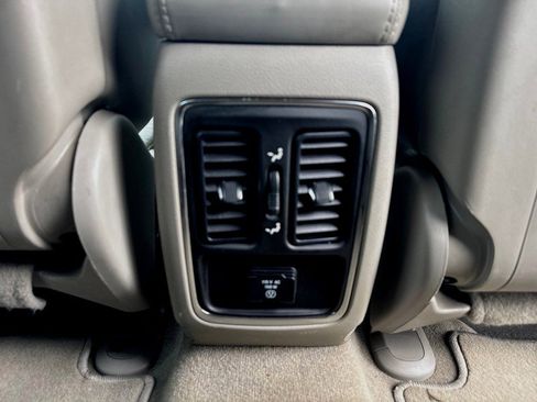 Used 2012 Jeep Grand Cherokee Laredo image 27