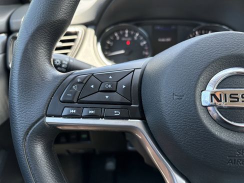 Used 2020 Nissan Rogue S AWD/4WD image 15