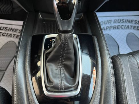 Used 2018 Nissan Rogue SL w/ Premium Package AWD/4WD image 36