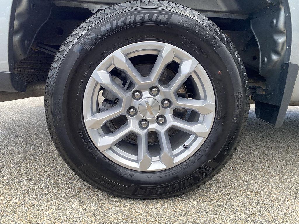 Used 2023 Chevrolet Silverado 1500 LT AWD/4WD image 12