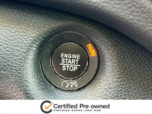 Used 2022 Jeep Cherokee Trailhawk image 9