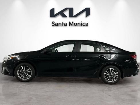 Certified 2023 Kia Forte LXS image 3