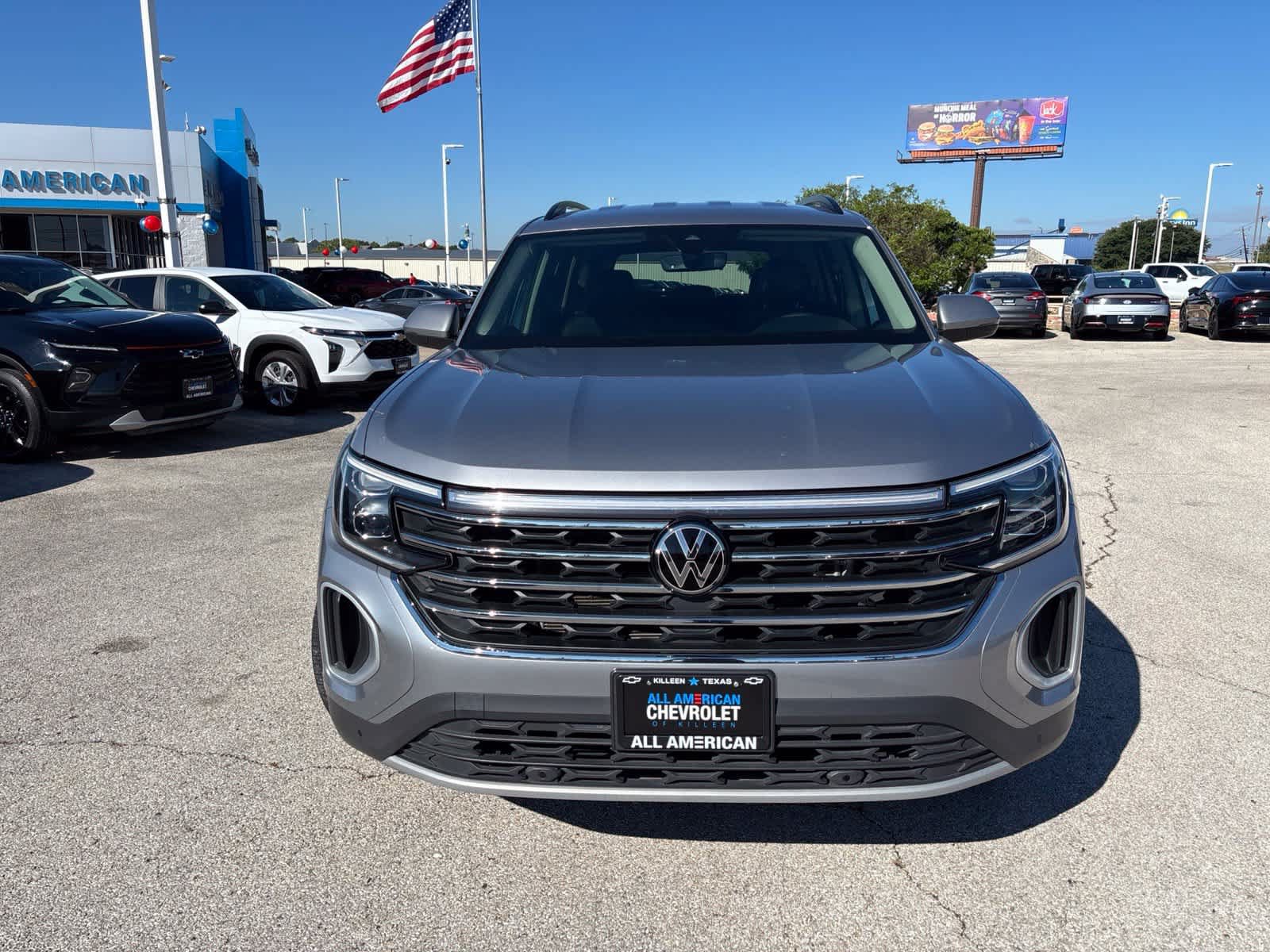 Used 2024 Volkswagen Atlas SE FWD image 2