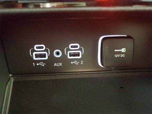 New 2025 Jeep Grand Cherokee Altitude image 21