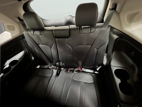 Used 2025 Honda Pilot Touring image 25
