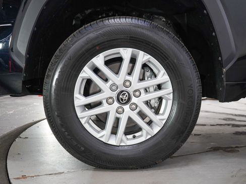 Used 2026 Toyota Tundra SR5 AWD/4WD image 28
