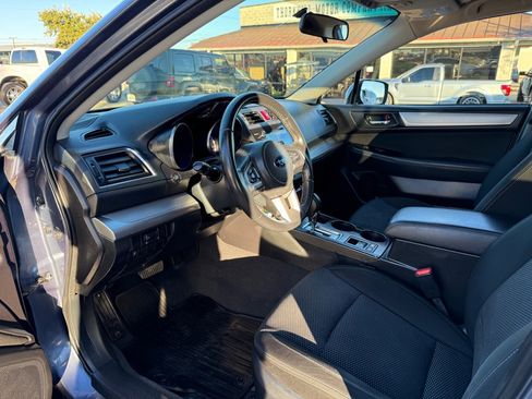 Used 2017 Subaru Outback 2.5i Premium image 13