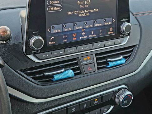 Used 2022 Nissan Altima 2.5 SR image 17