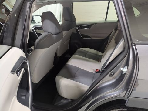 Used 2019 Toyota RAV4 XLE w/ Convenience Package AWD/4WD image 14