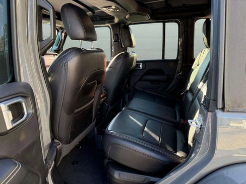 Used 2021 Jeep Wrangler Unlimited Sahara image 20