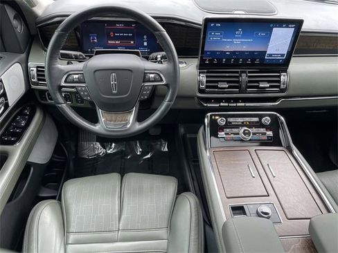 Used 2024 Lincoln Navigator L Black Label image 9