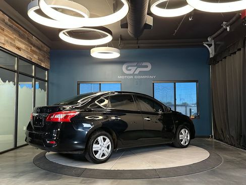 Used 2018 Nissan Sentra S FWD image 3