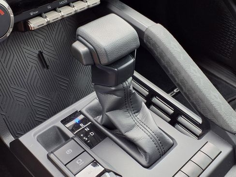 Used 2025 Toyota Tacoma SR image 18