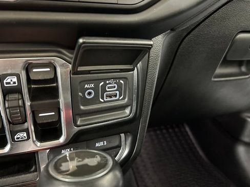 Used 2021 Jeep Wrangler Unlimited Sahara AWD/4WD image 37