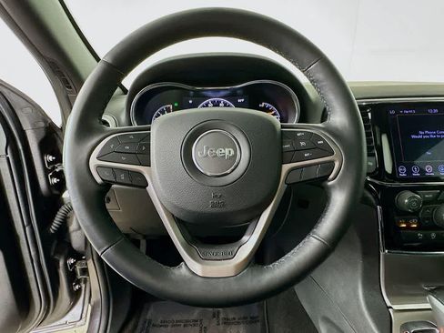 Used 2019 Jeep Grand Cherokee Altitude RWD image 15