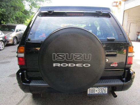 Used 1998 Isuzu Rodeo LS AWD/4WD image 11