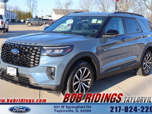 Used 2025 Ford Explorer ST-Line image 1