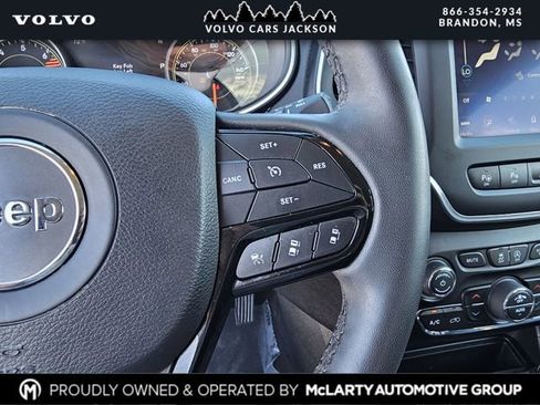 Used 2023 Jeep Cherokee Altitude Lux image 26