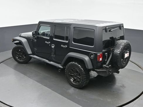Used 2016 Jeep Wrangler Unlimited Rubicon w/ Connectivity Group AWD/4WD image 33