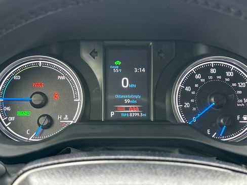 Certified 2022 Toyota Venza LE image 24