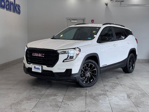 Certified 2023 GMC Terrain SLE w/ Driver Convenience Package AWD/4WD image 2