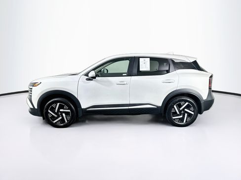 Used 2025 Nissan Kicks SV FWD image 4