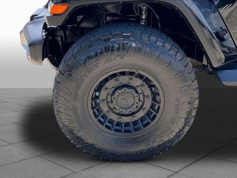 Used 2021 Jeep Gladiator Sport AWD/4WD image 10