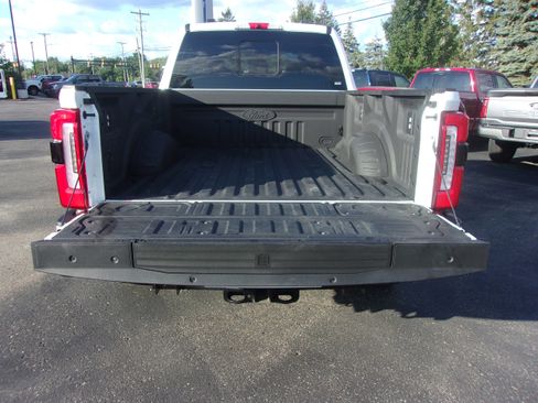 Certified 2024 Ford F250 Platinum image 5