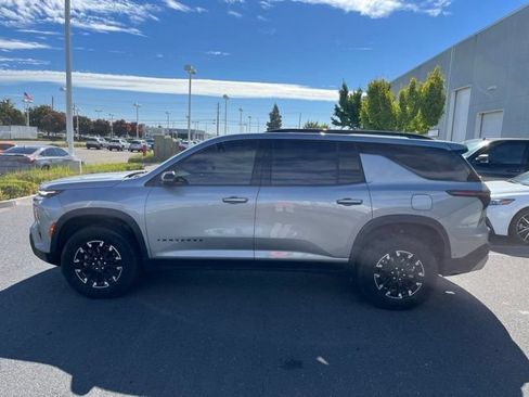 Used 2024 Chevrolet Traverse Z71 w/ Enhanced Driving Package AWD/4WD image 8