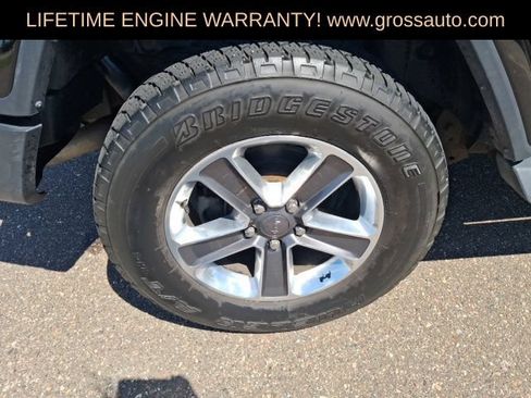 Used 2019 Jeep Wrangler Unlimited Sahara w/ Uconnect 4C Nav & Sound Group AWD/4WD image 10
