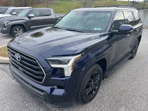 Used 2024 Toyota Sequoia SR5 w/ SR5 Premium Package image 8