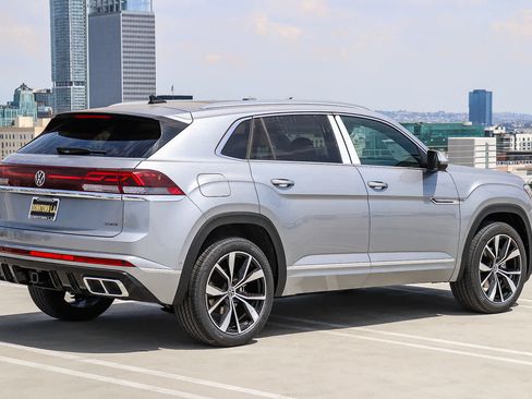 New 2026 Volkswagen Atlas Cross Sport SEL Premium R-Line AWD/4WD image 4