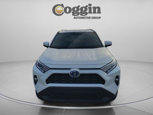 Used 2021 Toyota RAV4 XLE Premium AWD/4WD image 7