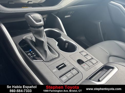 Used 2024 Toyota Highlander XLE image 21