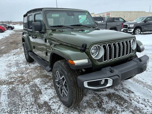 Used 2024 Jeep Wrangler Sahara image 3