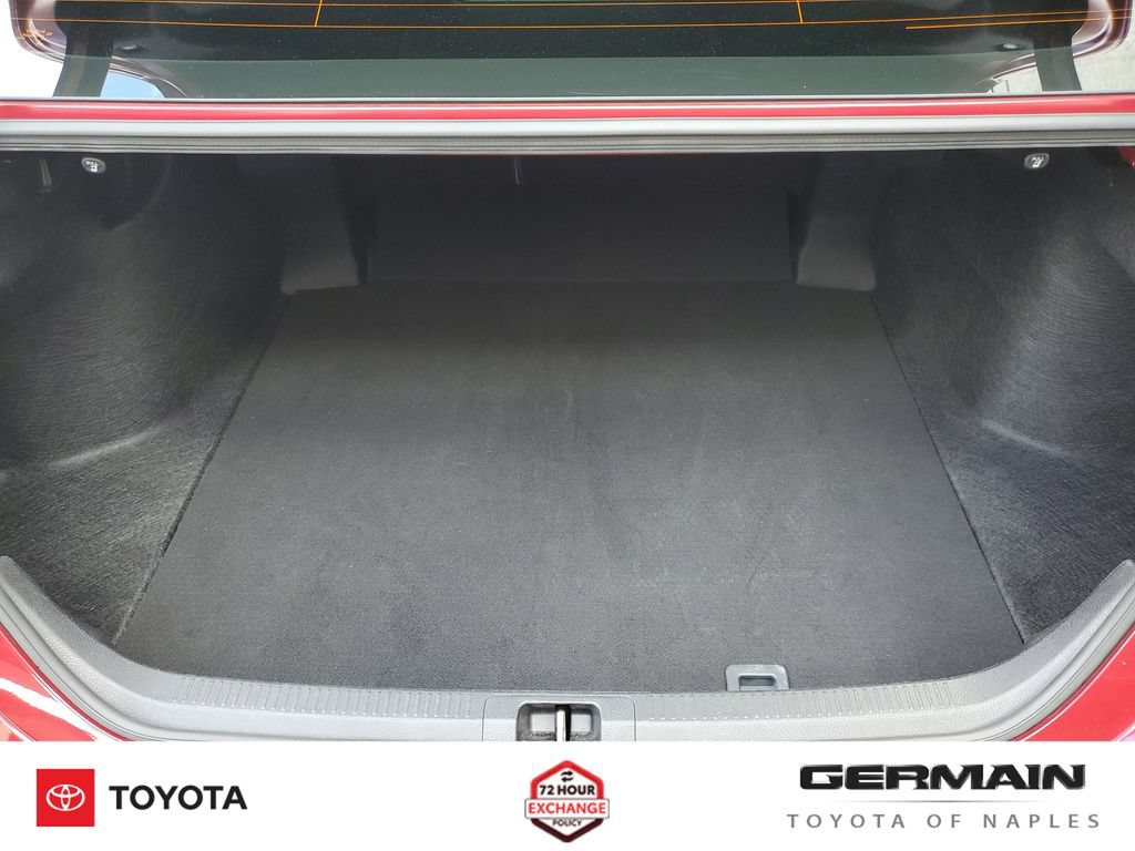 Used 2019 Toyota Camry XLE w/ Navigation Package FWD image 23