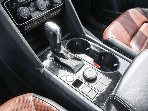 Used 2022 Volkswagen Atlas SEL Premium image 28